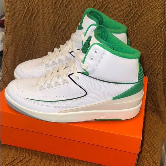 Jordan Sneakers White and Green - Picture 5 of 11
